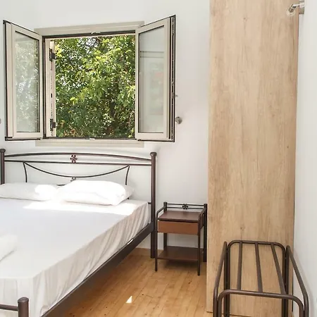Ivi - Cozy Studio By The Sunny Beach *
